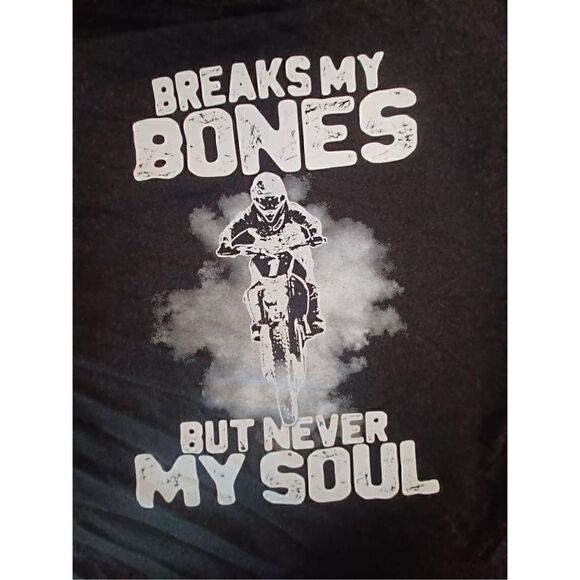 Breaks my bones but never my soul Men's T-shirt size Medium - Picture 1 of 2